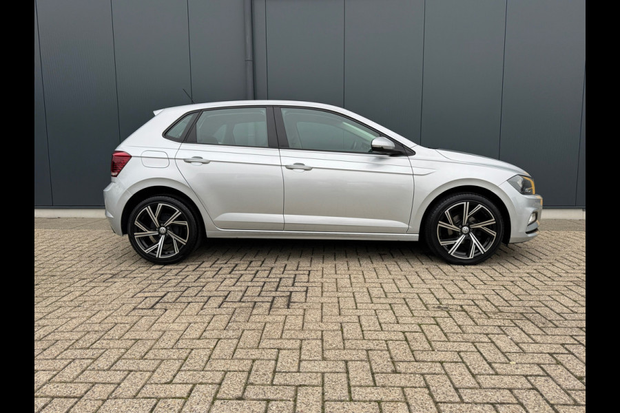 Volkswagen Polo 1.0 TSI Comfortline * Carplay * Parkeersensoren * Lichtmetalen Velgen *