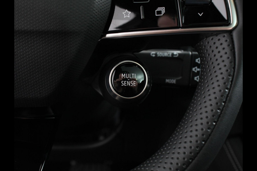 Renault Austral 1.3 Mild Hybrid 160 X-Tronic DEMO! Climate control Cruise Control adaptief Panorama dak LED Navigatie Sfeerverlichting Elektrische achterklep Stoel + stuurverwarming 360* camera Premium audio Arkamys