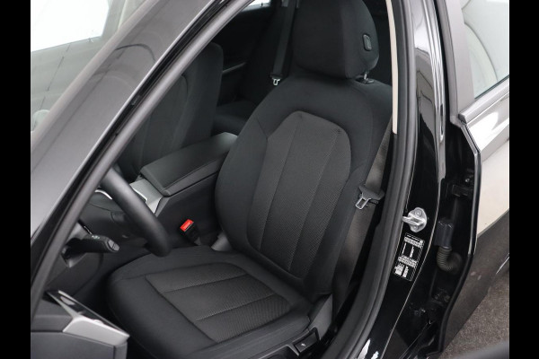 BMW 3 Serie 318i Business Edition | Stoelverwarming | Camera | Live Cockpit | Carplay | Navigatie | Full LED | Parkeerhulp | Climate control | Bluetooth | Cruise control