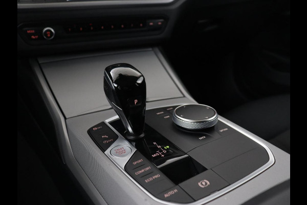 BMW 3 Serie 318i Business Edition | Stoelverwarming | Camera | Live Cockpit | Carplay | Navigatie | Full LED | Parkeerhulp | Climate control | Bluetooth | Cruise control