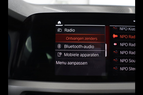 BMW 3 Serie 318i Business Edition | Stoelverwarming | Camera | Live Cockpit | Carplay | Navigatie | Full LED | Parkeerhulp | Climate control | Bluetooth | Cruise control