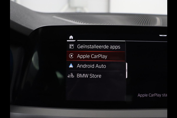BMW 3 Serie 318i Business Edition | Stoelverwarming | Camera | Live Cockpit | Carplay | Navigatie | Full LED | Parkeerhulp | Climate control | Bluetooth | Cruise control