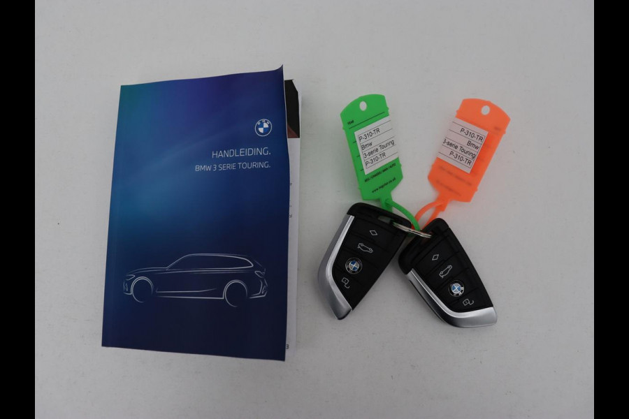 BMW 3 Serie 318i Business Edition | Stoelverwarming | Camera | Live Cockpit | Carplay | Navigatie | Full LED | Parkeerhulp | Climate control | Bluetooth | Cruise control