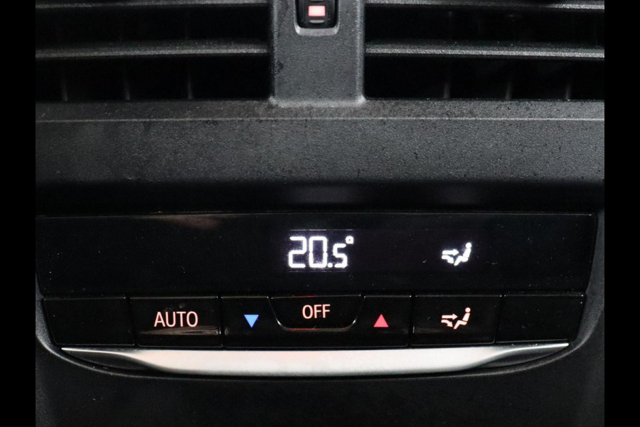 BMW 3 Serie 318i Business Edition | Stoelverwarming | Camera | Live Cockpit | Carplay | Navigatie | Full LED | Parkeerhulp | Climate control | Bluetooth | Cruise control