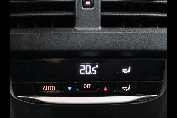 BMW 3 Serie 318i Business Edition | Stoelverwarming | Camera | Live Cockpit | Carplay | Navigatie | Full LED | Parkeerhulp | Climate control | Bluetooth | Cruise control