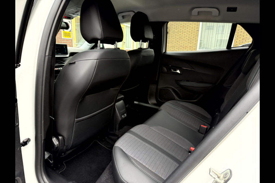 Peugeot e-2008 EV Allure Pack 50 kWh SOH 91,3%, Camera, Carplay, Stoelverwarming