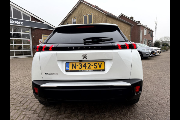 Peugeot e-2008 EV Allure Pack 50 kWh SOH 91,3%, Camera, Carplay, Stoelverwarming