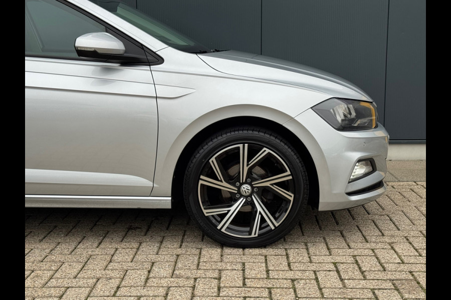 Volkswagen Polo 1.0 TSI Comfortline * Carplay * Parkeersensoren * Lichtmetalen Velgen *