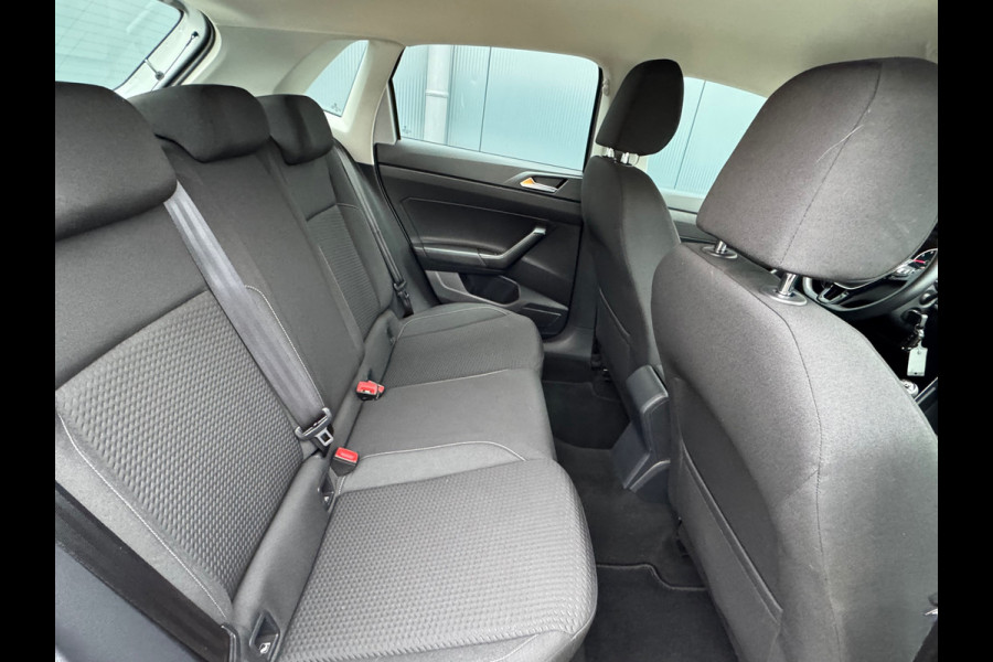 Volkswagen Polo 1.0 TSI Comfortline * Carplay * Parkeersensoren * Lichtmetalen Velgen *