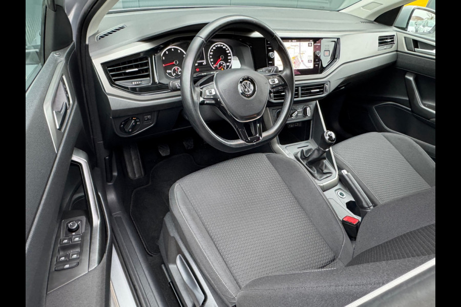 Volkswagen Polo 1.0 TSI Comfortline * Carplay * Parkeersensoren * Lichtmetalen Velgen *