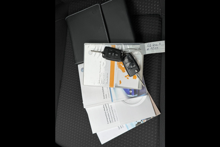 Volkswagen Polo 1.0 TSI Comfortline * Carplay * Parkeersensoren * Lichtmetalen Velgen *