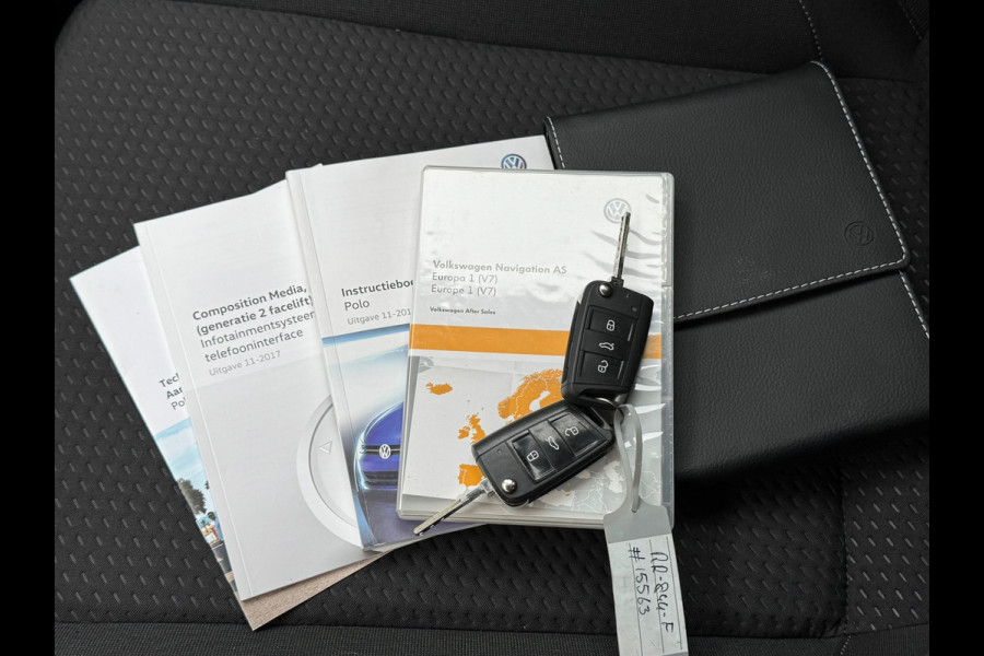 Volkswagen Polo 1.0 TSI Comfortline * Carplay * Parkeersensoren * Lichtmetalen Velgen *