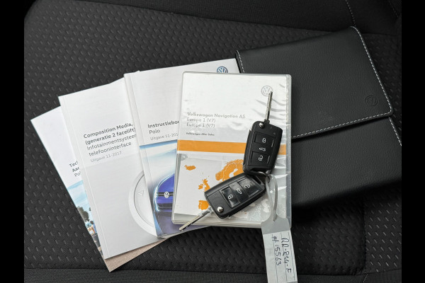 Volkswagen Polo 1.0 TSI Comfortline * Carplay * Parkeersensoren * Lichtmetalen Velgen *