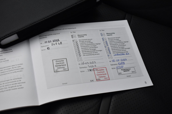 Porsche Cayenne Coupé 3.0 E-Hybrid 462pk SportDesign Techart | Pano | ACC | 22'' Wielen | PDLS+ Matrix | Alcantara dakhemel | Matrix PDLS+ |