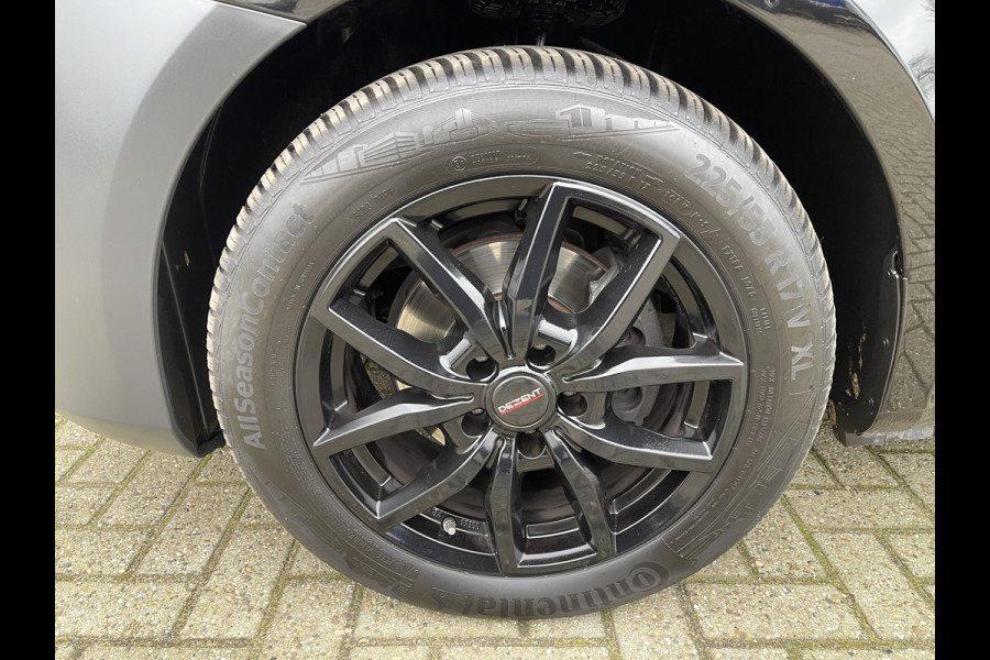 Mercedes-Benz Vito 116 CDI automaat rolstoelbus / speciaal gebouwd voor rolstoel bestuurder / € 27.950 marge / zwart metallic / lift / hand gas en rem / airco / cruise control / euro 6 diesel