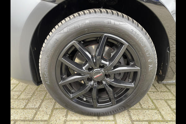 Mercedes-Benz Vito 116 CDI automaat rolstoelbus / speciaal gebouwd voor rolstoel bestuurder / € 27.950 marge / zwart metallic / lift / hand gas en rem / airco / cruise control / euro 6 diesel