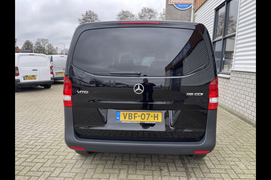 Mercedes-Benz Vito 116 CDI automaat rolstoelbus / speciaal gebouwd voor rolstoel bestuurder / € 27.950 marge / zwart metallic / lift / hand gas en rem / airco / cruise control / euro 6 diesel
