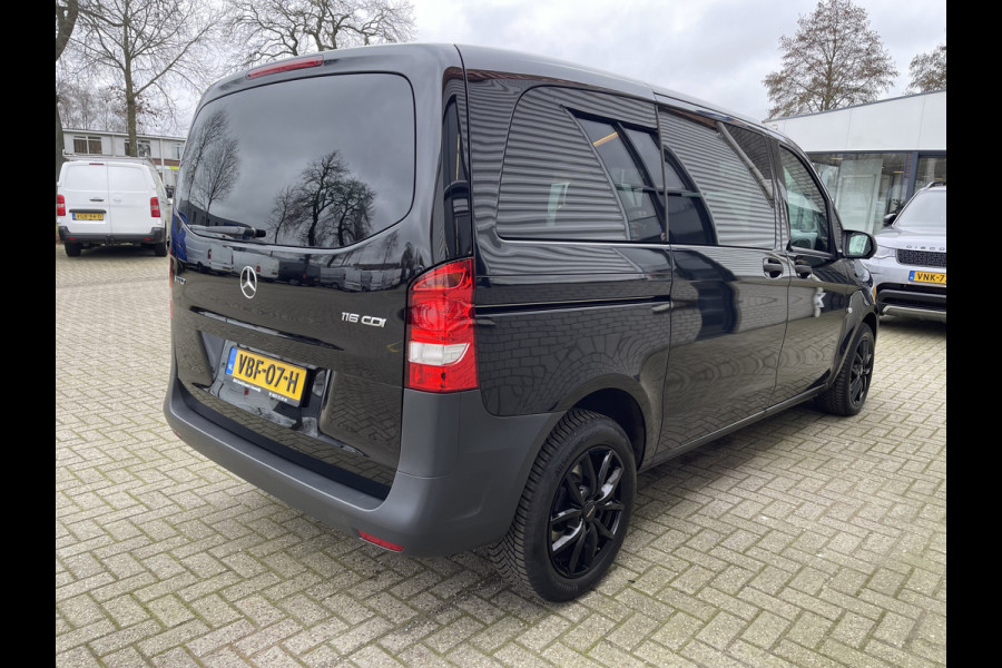 Mercedes-Benz Vito 116 CDI automaat rolstoelbus / speciaal gebouwd voor rolstoel bestuurder / € 27.950 marge / zwart metallic / lift / hand gas en rem / airco / cruise control / euro 6 diesel