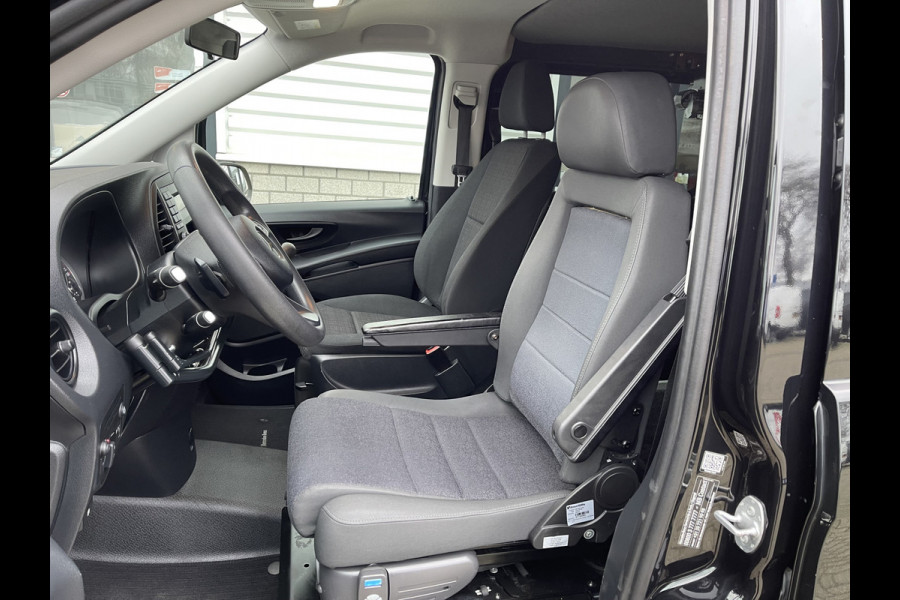 Mercedes-Benz Vito 116 CDI automaat rolstoelbus / speciaal gebouwd voor rolstoel bestuurder / € 27.950 marge / zwart metallic / lift / hand gas en rem / airco / cruise control / euro 6 diesel