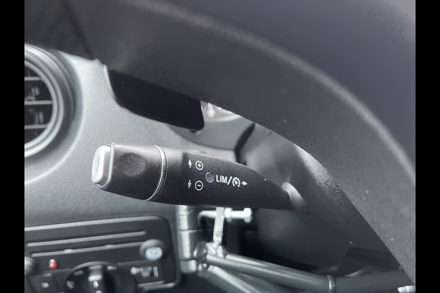 Mercedes-Benz Vito 116 CDI automaat rolstoelbus / speciaal gebouwd voor rolstoel bestuurder / € 27.950 marge / zwart metallic / lift / hand gas en rem / airco / cruise control / euro 6 diesel