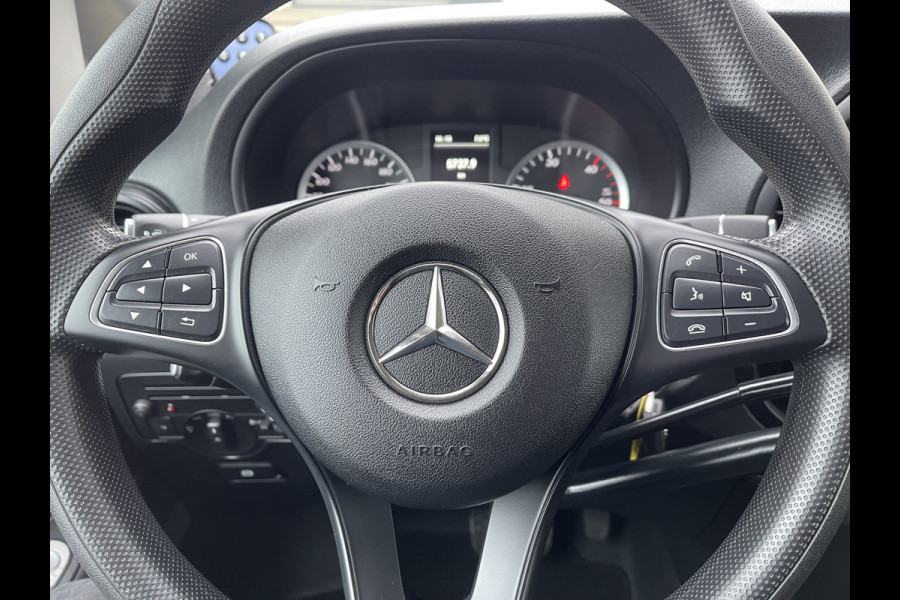 Mercedes-Benz Vito 116 CDI automaat rolstoelbus / speciaal gebouwd voor rolstoel bestuurder / € 27.950 marge / zwart metallic / lift / hand gas en rem / airco / cruise control / euro 6 diesel