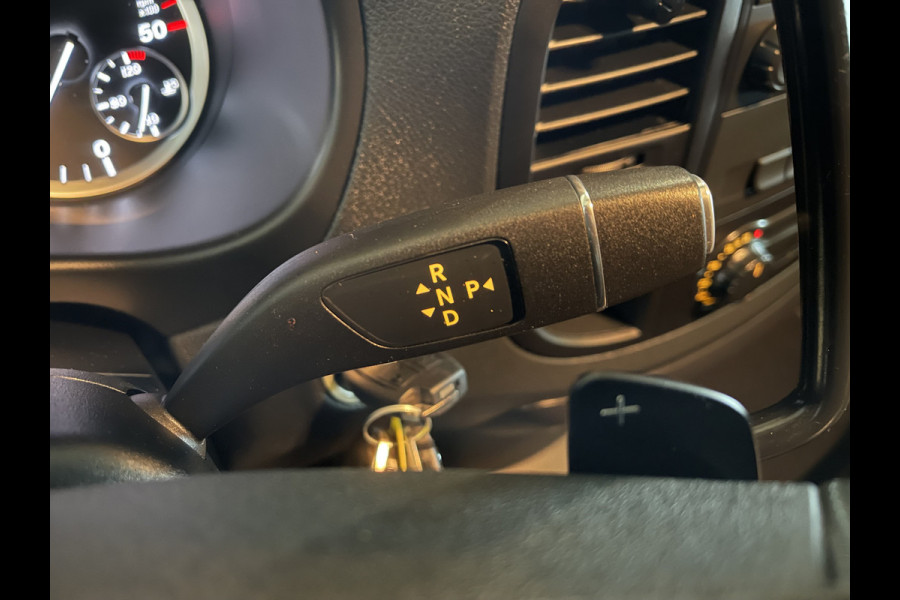 Mercedes-Benz Vito 116 CDI automaat rolstoelbus / speciaal gebouwd voor rolstoel bestuurder / € 27.950 marge / zwart metallic / lift / hand gas en rem / airco / cruise control / euro 6 diesel