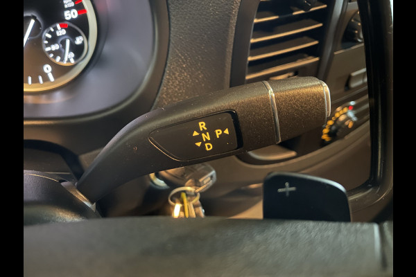 Mercedes-Benz Vito 116 CDI automaat rolstoelbus / speciaal gebouwd voor rolstoel bestuurder / € 27.950 marge / zwart metallic / lift / hand gas en rem / airco / cruise control / euro 6 diesel