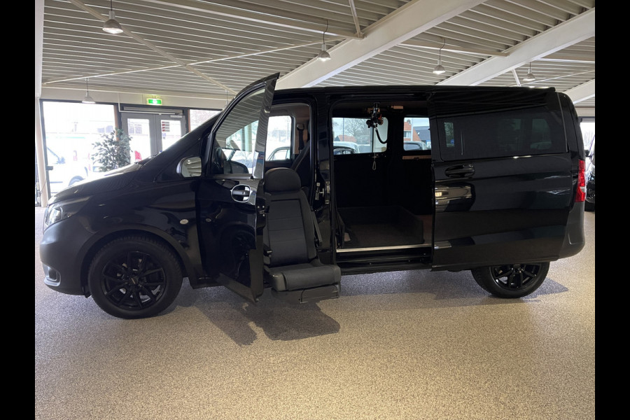 Mercedes-Benz Vito 116 CDI automaat rolstoelbus / speciaal gebouwd voor rolstoel bestuurder / € 27.950 marge / zwart metallic / lift / hand gas en rem / airco / cruise control / euro 6 diesel