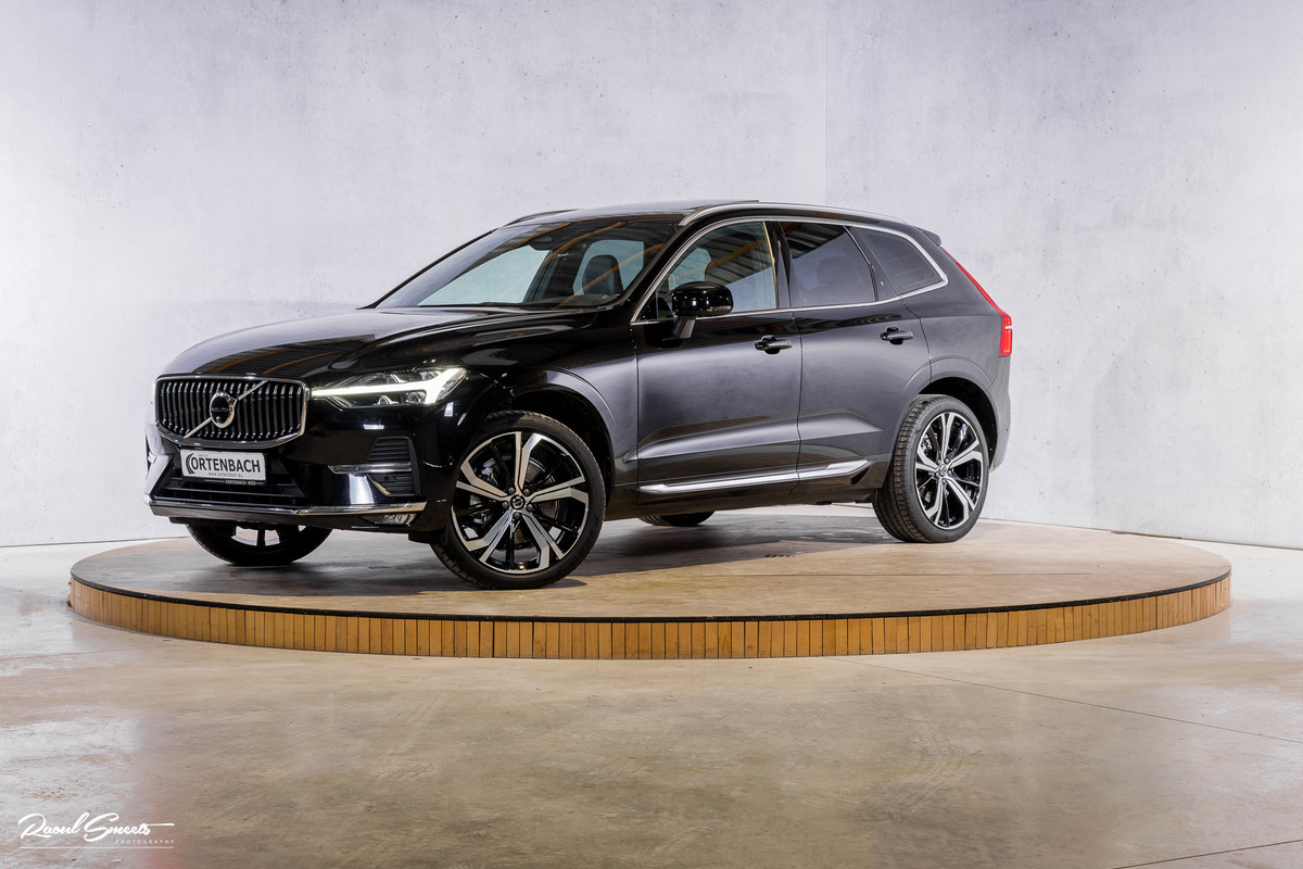 Volvo XC60 B4 Ultimate Bright | Adaptieve cruise | Panorama dak | Zwenkbare trekhaak | Head-up | Blis |