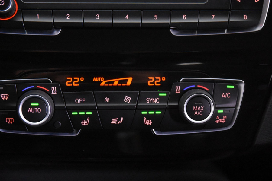 BMW X1 sDrive18i *1ste Eigenaar*Leer*Navigatie*Stoelverwarming*