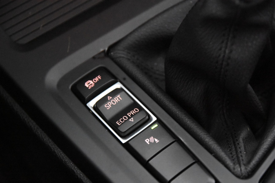 BMW X1 sDrive18i *1ste Eigenaar*Leer*Navigatie*Stoelverwarming*