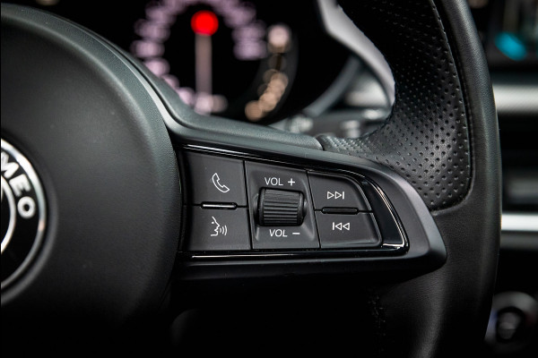 Alfa Romeo Stelvio 2.0 T AWD Veloce / 21" / Pano / Carplay / H&K / Memory / Adapt.cruise / 1e lak / VOL