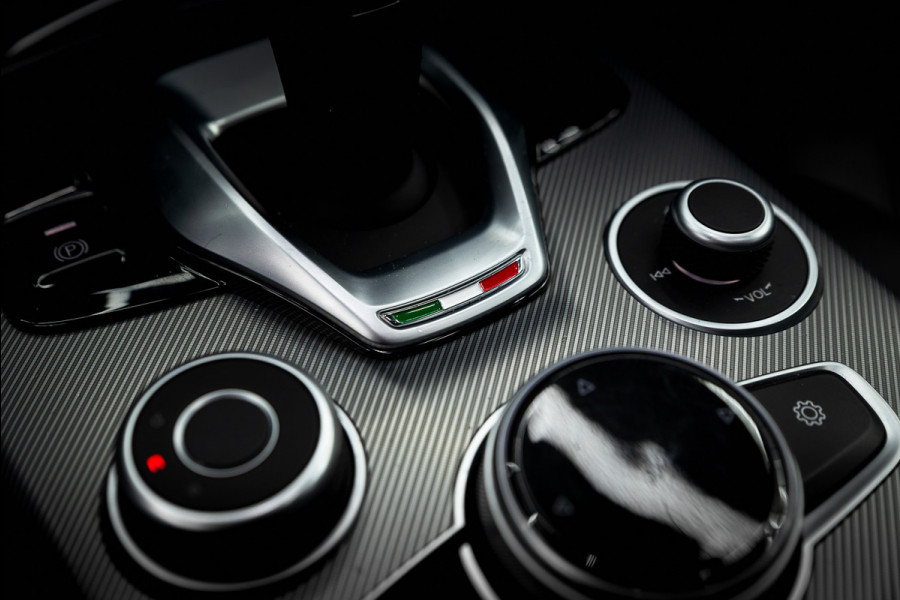 Alfa Romeo Stelvio 2.0 T AWD Veloce / 21" / Pano / Carplay / H&K / Memory / Adapt.cruise / 1e lak / VOL