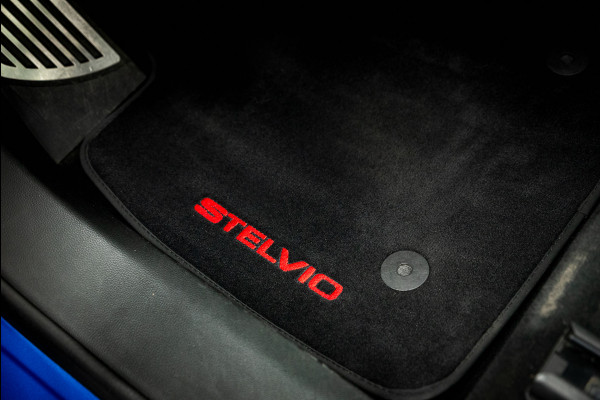 Alfa Romeo Stelvio 2.0 T AWD Veloce / 21" / Pano / Carplay / H&K / Memory / Adapt.cruise / 1e lak / VOL