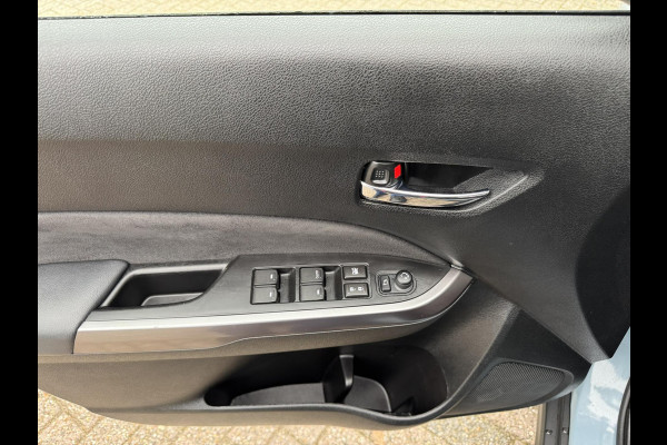 Suzuki Vitara 1.5 Hybrid Style AllGrip Adaptive cruise Climate Stoelverwarming Camera plus sensoren Apple / Android Navi