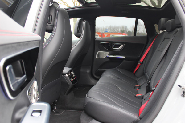 Mercedes-Benz EQE 350 AMG Line 89 kWh / Panoramadak / Camera / Achterasbesturing / Head-up / Luxe Leder / Premium Plus-pakket / Stoelventilatie + Verwarming + Massage / Navigatie / Dodehoek / DAB / ACC