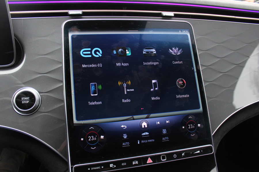 Mercedes-Benz EQE 350 AMG Line 89 kWh / Panoramadak / Camera / Achterasbesturing / Head-up / Luxe Leder / Premium Plus-pakket / Stoelventilatie + Verwarming + Massage / Navigatie / Dodehoek / DAB / ACC