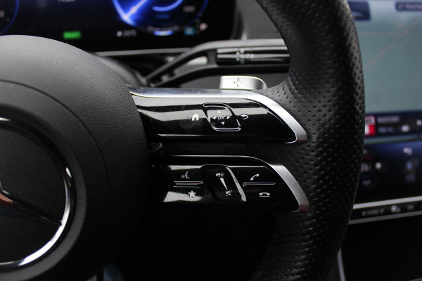 Mercedes-Benz EQE 350 AMG Line 89 kWh / Panoramadak / Camera / Achterasbesturing / Head-up / Luxe Leder / Premium Plus-pakket / Stoelventilatie + Verwarming + Massage / Navigatie / Dodehoek / DAB / ACC