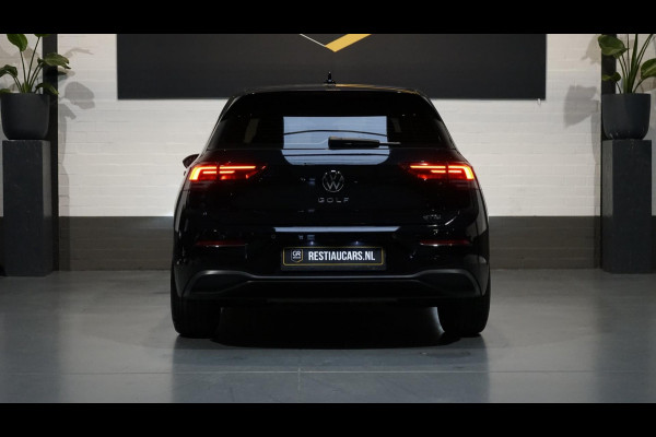 Volkswagen Golf VIII 1.5 eTSI Style AUTOMAAT-ACC-AMBIANCE-CAMERA-CRUISE-KEYLESS-NAVIGATIE-VIRTUEEL