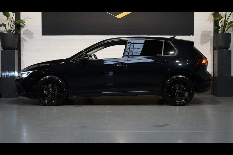 Volkswagen Golf VIII 1.5 eTSI Style AUTOMAAT-ACC-AMBIANCE-CAMERA-CRUISE-KEYLESS-NAVIGATIE-VIRTUEEL