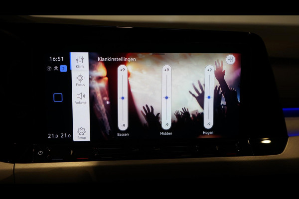 Volkswagen Golf VIII 1.5 eTSI Style AUTOMAAT-ACC-AMBIANCE-CAMERA-CRUISE-KEYLESS-NAVIGATIE-VIRTUEEL