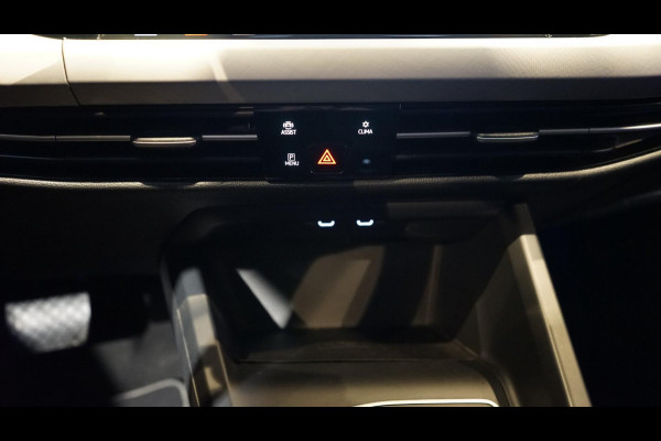 Volkswagen Golf VIII 1.5 eTSI Style AUTOMAAT-ACC-AMBIANCE-CAMERA-CRUISE-KEYLESS-NAVIGATIE-VIRTUEEL