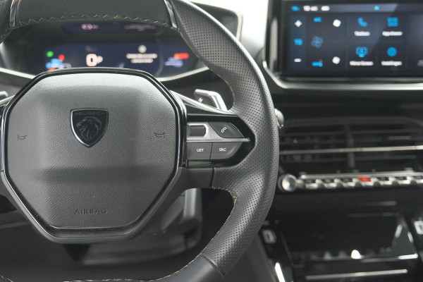 Peugeot 208 Hybrid 136 e-DCS6 GT | Camera | Apple Carplay | Parkeersensoren