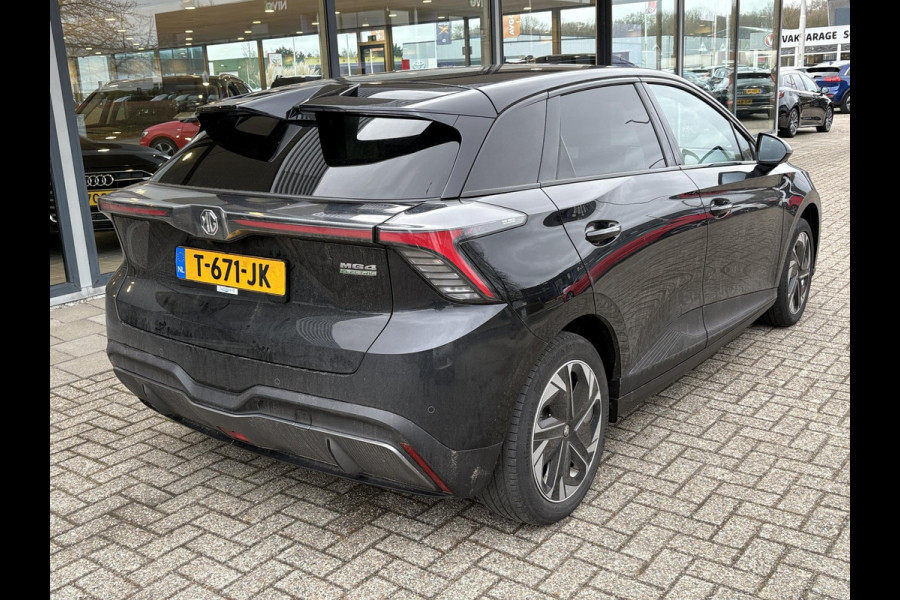 MG Mg4 electric Luxury 64 kWh | Stoel & Stuurverwarming | Elek. verstelbare stoel | 360 Camera | Dodehoeksensoren | Navi |
