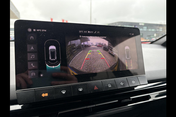 MG Mg4 electric Luxury 64 kWh | Stoel & Stuurverwarming | Elek. verstelbare stoel | 360 Camera | Dodehoeksensoren | Navi |