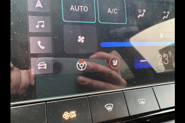 MG Mg4 electric Luxury 64 kWh | Stoel & Stuurverwarming | Elek. verstelbare stoel | 360 Camera | Dodehoeksensoren | Navi |