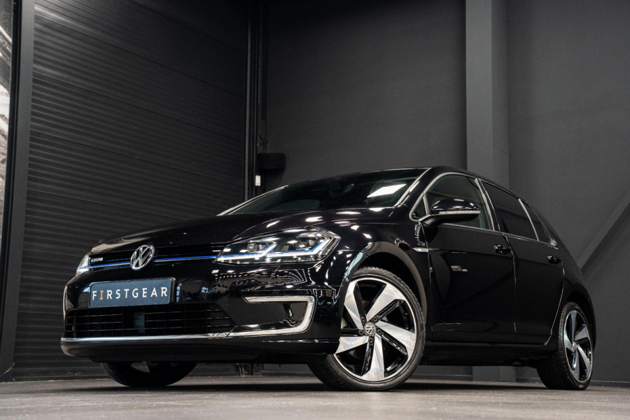 Volkswagen e-Golf *Warmtepomp / Dynaudio / Keyless / Sportstoelen / Lederen bekleding*