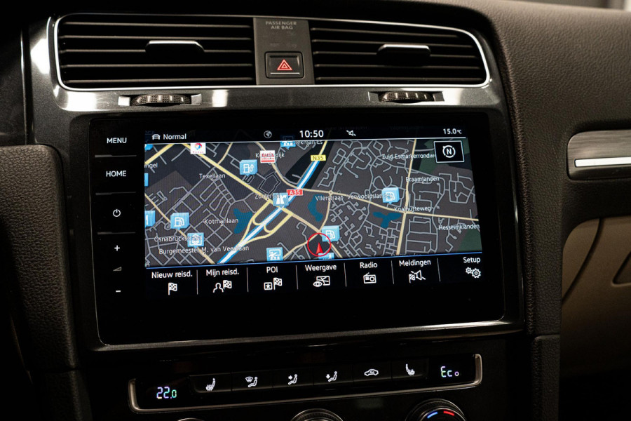 Volkswagen e-Golf *Warmtepomp / Dynaudio / Keyless / Sportstoelen / Lederen bekleding*