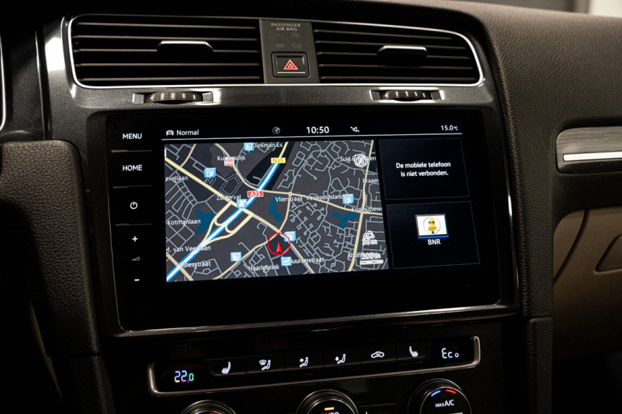 Volkswagen e-Golf *Warmtepomp / Dynaudio / Keyless / Sportstoelen / Lederen bekleding*