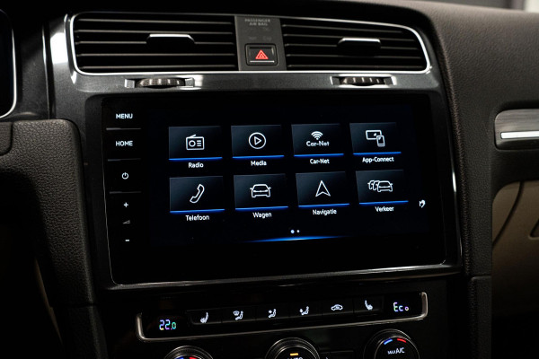 Volkswagen e-Golf *Warmtepomp / Dynaudio / Keyless / Sportstoelen / Lederen bekleding*
